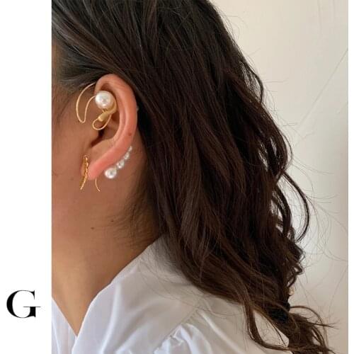 GHIDBK Dainty Handmade Fake Pearls Earrings Clips Street Style Faux Pearl Ear Climber Bridesmaid Earring Statement Ear cuff Gift