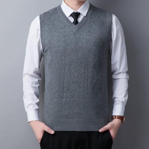 2020 New Autumn Mens Woolen Vest Mens Knitted Clothing Casual Sleeveless Slim Loose Business Vest V-neck Sweater Plus Size