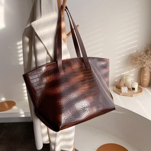 Large capacity bag Female 2021 autumn winter new Korean Shoulder bag simple fashion tote bag