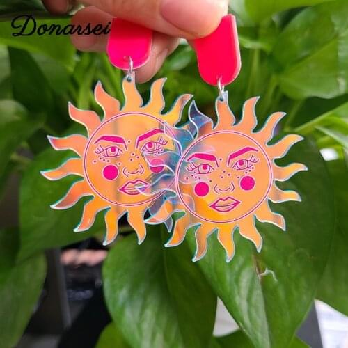 Donarsei 2021 New Fashion Laser Sun Face Acrylic Drop Earrings For Women Transparent Shining Dangle Earrings Novelty Jewelry
