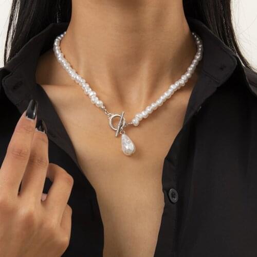 Fashion Women Pearl Choker Toggle Clasp OT Single Layer Necklace Baroque Pearl Pendant Clavicle Chain Ladies Party Jewelry