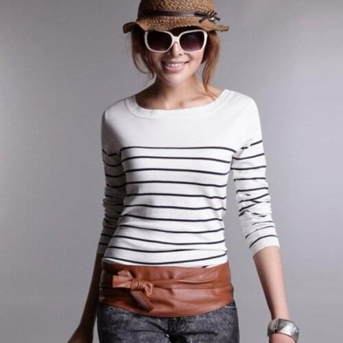 2020 Womens Spring and Autumn Sweater Black and White Stripe Knitted Sweater Round Neck Pullover Korean Slim Thin Long Sleeve
