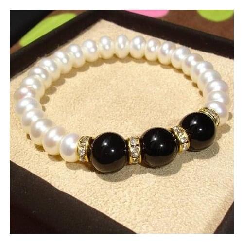 Stunning Unique Pearl Jewellery 8-9mm Charming White Freshwater Pearl Bracelet Luck Black Agate Rhinestone Beads Elastic Bangle