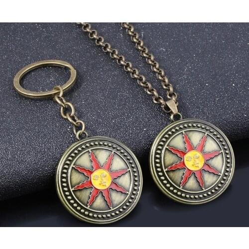 SG New Game Solaire Of Astora Sun Badge Keychains Abyss Walker Artorias Sword Shield Keyring Men Cosplay Jewelry