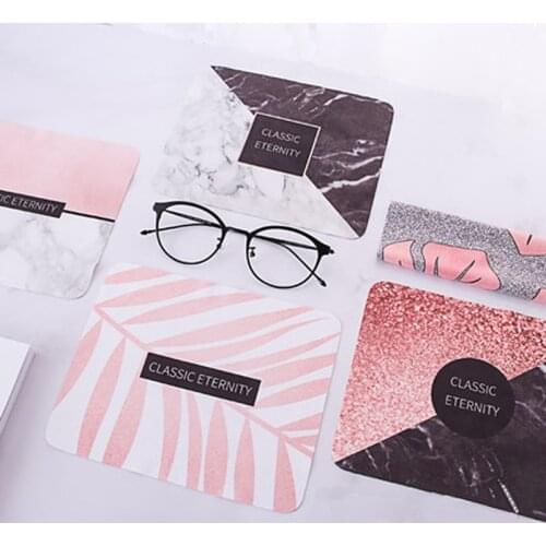 Love Chain Eyeglass Wipes