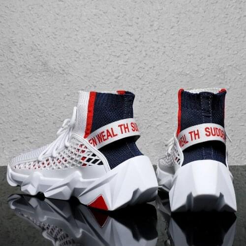 2021 new socks and shoes fashion mens shoes sports personality Joker fly woven mens casual sports shoes