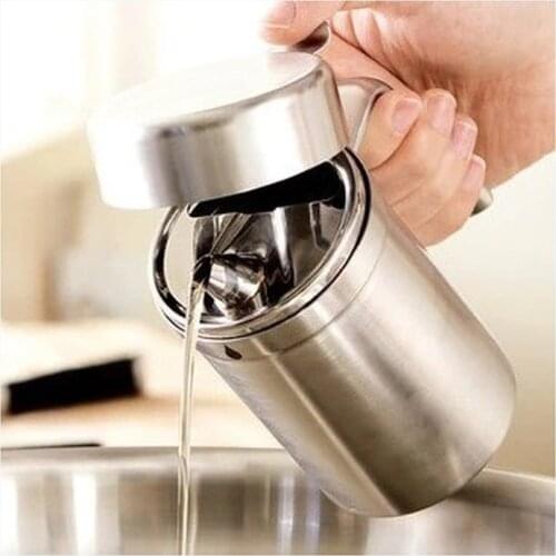 304 stainless steel oil pot kitchen supplies oil bottles dust-proof leakproof sesame oil bottled oil tank household oil drums