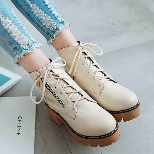 LJTXF Footwear