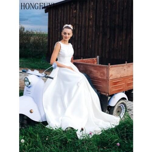 Elegant White Long Prom Dresses 2021 New Formal Women Party Night Sleeveless Open Back Satin A-Line Simple Evening Gowns