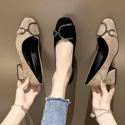 New Fashion Warm Plush Winter Slippers Mules Women Shoes Woman Faux Fur Round Toe Shoes Metal Buckle Slip on Sexy Ladies Pumps