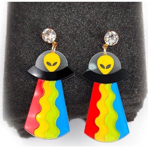 New Fashion Spaceship UFO Alien Acrylic Drop Earrings For Women Personality Geometric Dangle Earrings Party Jewelry Accessories