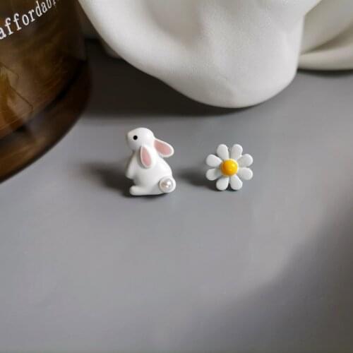 Factory cute rabbit bunny metal vintage earring for women jewelry contrast flower Asymmetric earrings