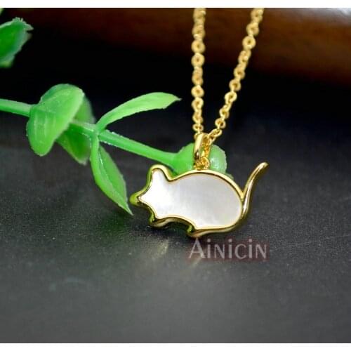 New Arrival Lovely Mouse Shape Natural White Shell Red Agate Pendant Gold Metal Chains Necklace for Girl Friend Gift Jewelry