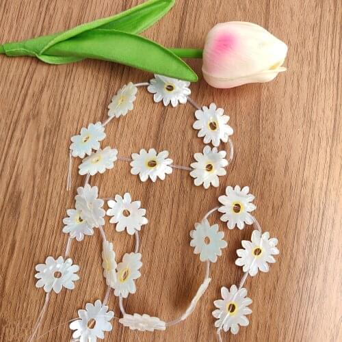 50pcs Free Shipping 22*27mm Natural Daisy Flower Mother of Pearl for DIY Jewelry daisy Flower Cut Mother Pearl shell for Gift