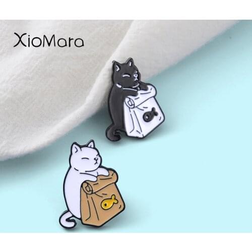 Cat with Fish Bag Enamel Pin Black White Badges Brooches for Women Hat Backpack Accessories Gift for People Who Love Katties