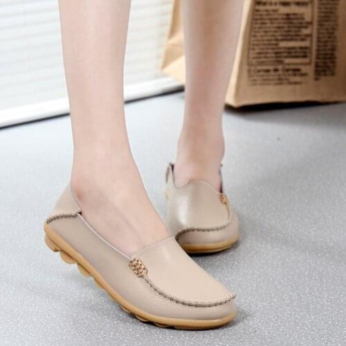 Iron buckle casual female mother shoes single shoes female leather shoes flat heel flat nurse shoes large size womens shoes