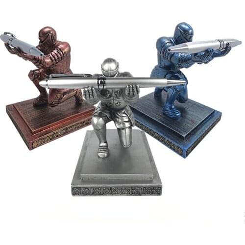 Nordic Resin Executor Knight Figurines Pen Holder Creative Armor Hero Sculptures Pen Holder Desk Organizer Stationery Home Decor