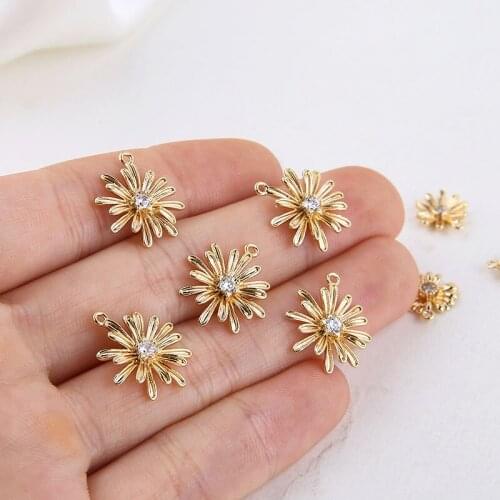 4pcs copper plated Rhinestones small daisy flower Earrings for Women Girls Vintage pendant jewelry earrings necklace material