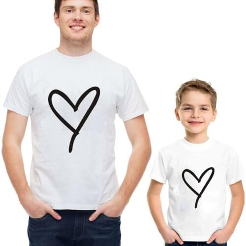 Family Clothes New Mama and Kids Family Look Outfits 1pcs Mommy and Me Heart Print Besties Matching TShirt Mom and Son Daughter