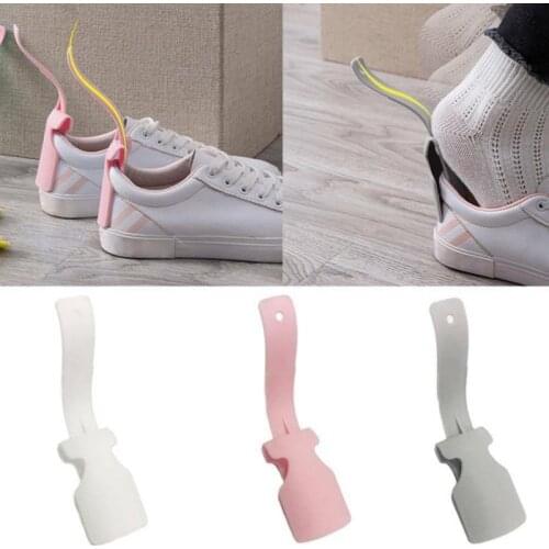 Hot Sell 1Pcs 17.5cm lazy shoes lifter Professional Portable Sock Slider Handled Shoe Horn Shoe Lifter Flexible Sturdy Slip