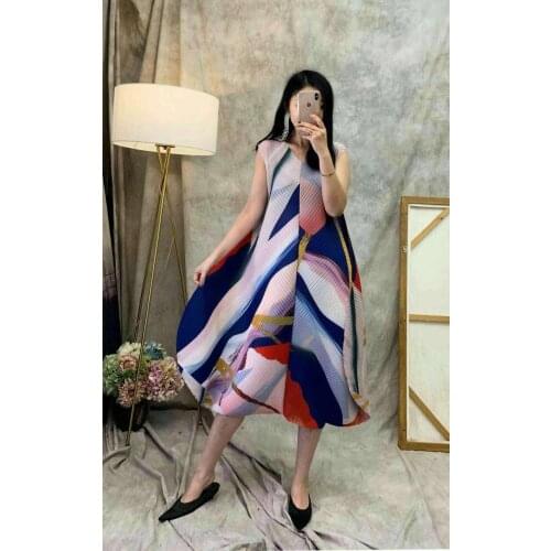 HOT SELLING Miyake fashion fold geometric print sleeveless v-neck A-Line dress IN STOCK