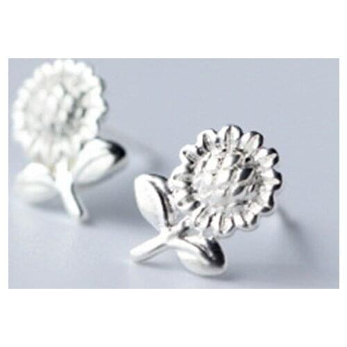 European and American Hot Selling Simple and Fashionable Natural Flower Lady Sunflower Earrings Sun Flower Earrings Accessories