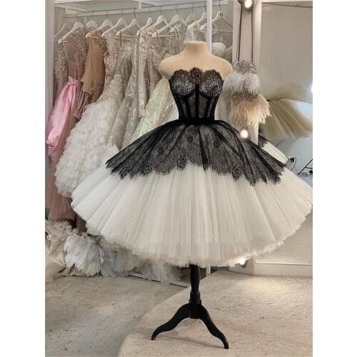 Gothic Black And Ivory Wedding Dress Short 2021 Strapless Puffy Ball Gown Lace Tulle Corset Vintage Robe De Soirée Mariage