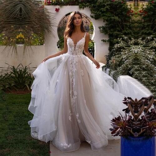 Spaghetti Straps Champagnes Lace A Line Wedding Dress Plus Size Sexy V Neck Appliques Vestidos De Novia Backless Bridal Dresses