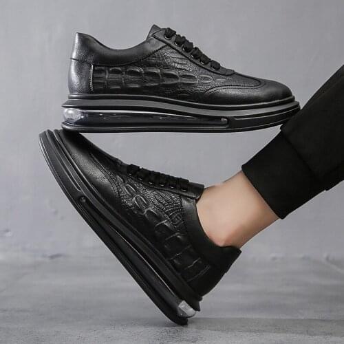 Spring/Autumn New Mens Fashion Breathable Lace-up Shoes Black White Cushion Shoes Chunky Sneakers Men Pleated Leather Shoes