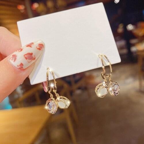 2021 New Fashion Crystal Hollow Flowers Fine Modelling Drop Earrings Contracted Geometric Small Fresh Temperament Women Earrings