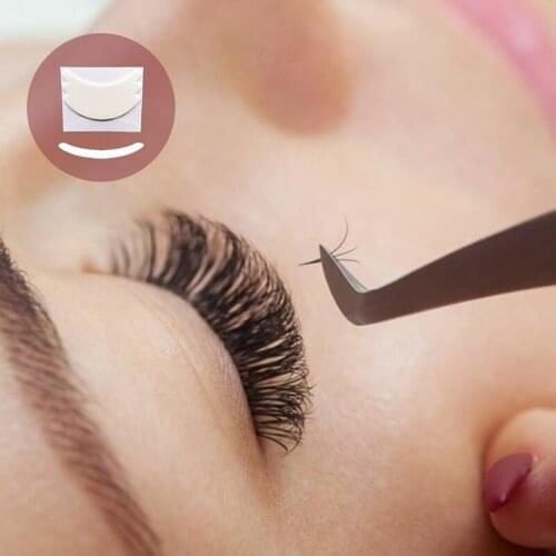 Banana-shaped grafting eyelash extension and isolation lower eyelash spacer