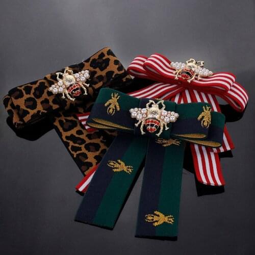 Bow Brooch For Women Fabric Strip Elegant bee Occupation Shirt Collar Tie Embroidery Bee Brooches Pin Jewelry
