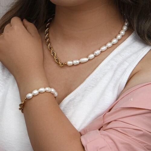 2021 New Bold Twisted Rope Chain Splicing with Natural Freshwater Pearl Chunky Chain Necklace Womens Gold Statement Necklace