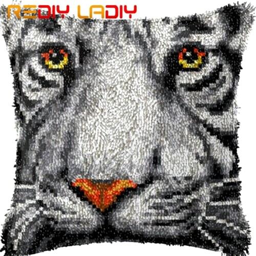 Latch Hook Cushion King of Tiger Pillow Case Pre-Printed Color Canvas Acrylic Yarn Latched Hook Pillow Crochet Cushion Cover Kit