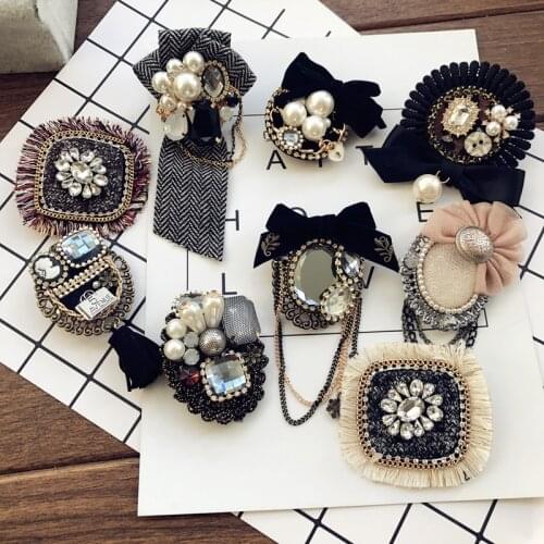 Classic Brand Design Pin Brooches Crystal Bow Flower Pearl Camellia brooch Pins Jewelry Vintage buckle Pin brooches