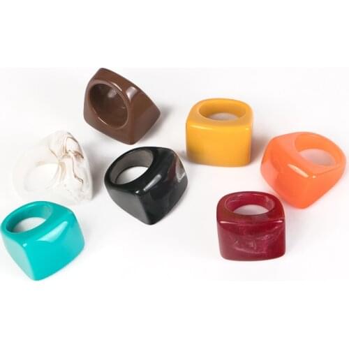 Vintage Geometric Personality Design Black Resin Big Beautiful Rings for Women Fashion Jewelry Simple Ring for Girls Wholesale