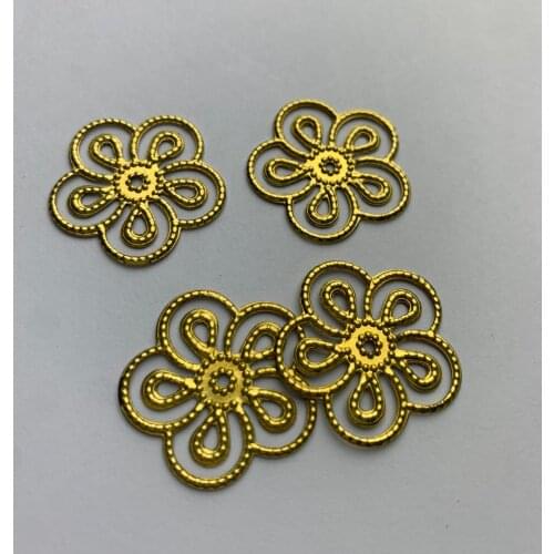 10 pcs Raw Brass DAISY Charms, Stamping Labels Findings. woman jewelry. earrings. rings lady jewellery