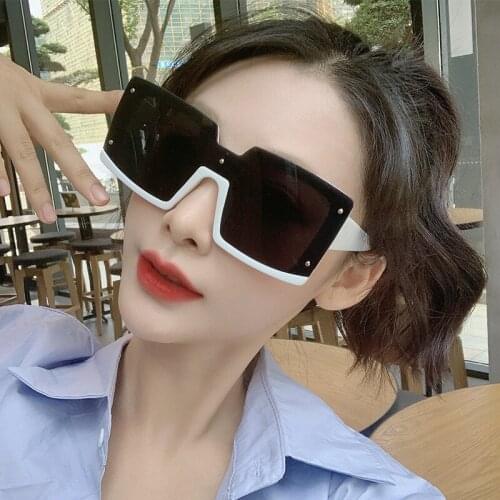 2021 new sunglasses European and American fashion large frame sunglasses mens and womens PC glasses