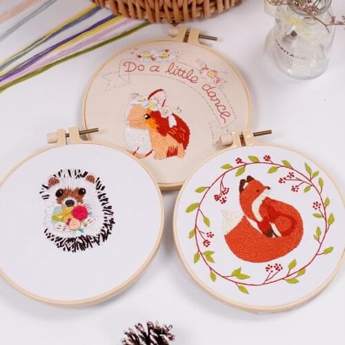 Diy Chinese embroidery with cartoon pattern is suitable for children to exercise their hands. Free embroidery stretch.ee