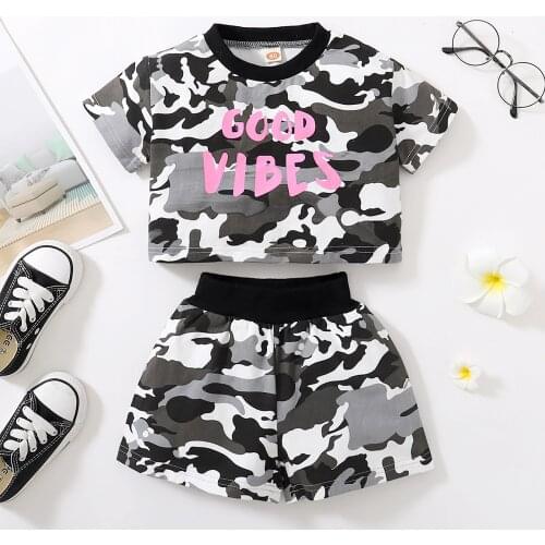 Handsome childrens boys girls camouflage letter printed short sleeve jacket shorts suit