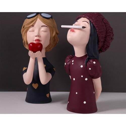 [HHT] Creative Holding Heart Girl Statue Decoration Bow Headband Girl Heart Character Home Accessories Crafts Gifts