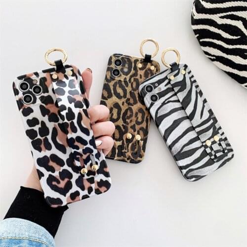 Wrist Strap Leopard Print Phone Case For iPhone 12 11 Pro Max 7 8 Plus X XR XS Max 12 11Pro Fashion Camera Protection Back Cover