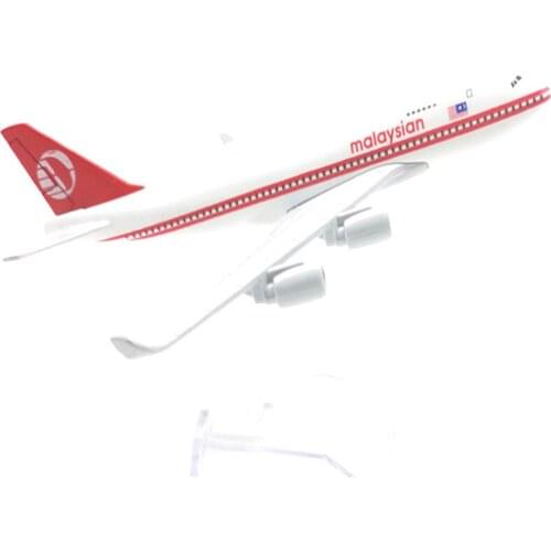 16CM Malaysia Airways B747 Airlines Airplane Model with Base Alloy Aircraft Plane For Collectible Souvenir Show Gift Toy