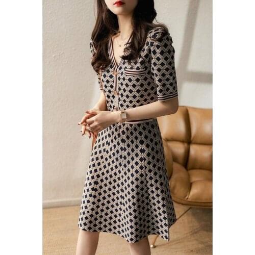 Temperament Light Luxury Hit Color Rhombus Knit Dress Women Summer New Style V-neck Waist Slimming Ladies Skirt