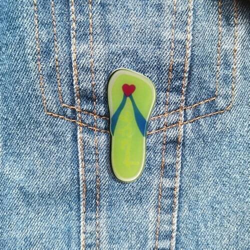 Cute Heart Slipper Brooches For Women Cartoon Acrylic Lapel Pin Vintage Jewelry Badges Scarf Buckle Hat Clothes Accessories