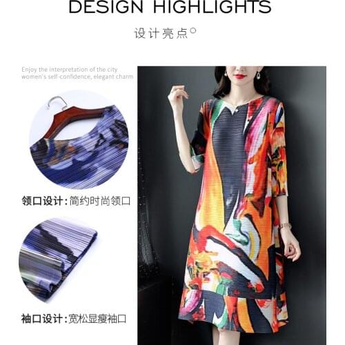 HOT SELLING Miyake Fashion fold o-neck THREE QUARTER Gradient pink Retro straight dress IN STOCK