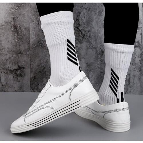 2021 Luxury Men Flat Footwrar Male Off White Sneakers Men Breathable Soft Leather Lightweight Lace up Sneakers Men Sneakers
