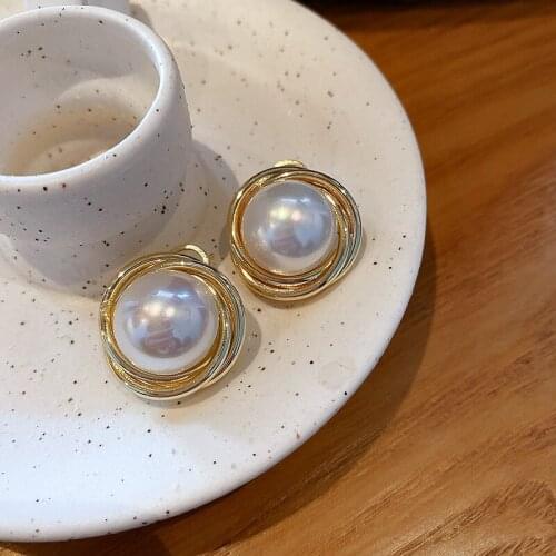 Fashion Gold Color Alloy Twisted Circle Simulated Pearl Big Round Stud Earrings for Women Party Jewelry Elegant Pendientes