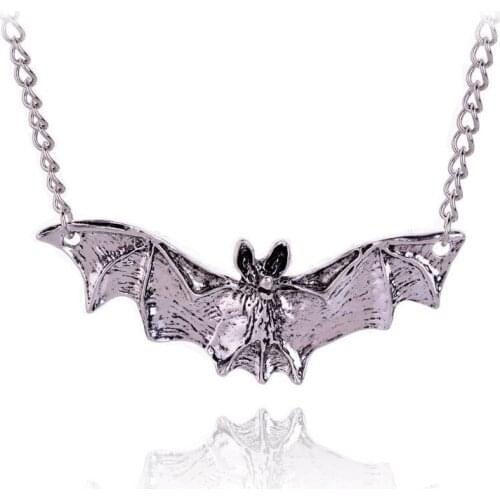 Cool Bat Necklace Woman Man Necklace Jewelry Halloween Gothic Animal Pendant Necklace Men Punk Statement Jewelry Accessories