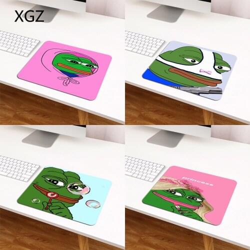 XGZ Funny Frog Desk Escritorio Cute Mouse Pad Mousepad Gaming Accessories Small Mouse Pad 25x20cm Keyboard Desk Mat